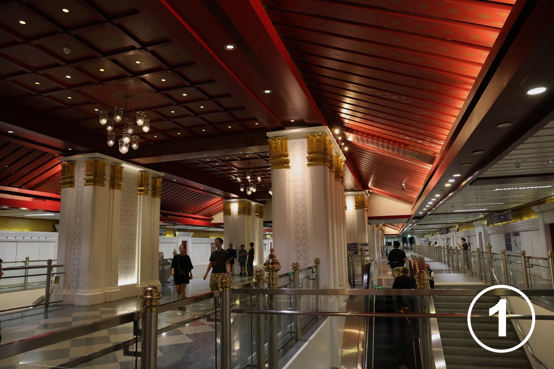サナーム・チャイ駅の空間デザイン