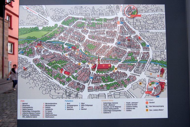 シュワバッハ（バイエルン州、人口約4万1000人）の中心市街地の地図。「市壁通り」という通り名が見られる（筆者撮影）